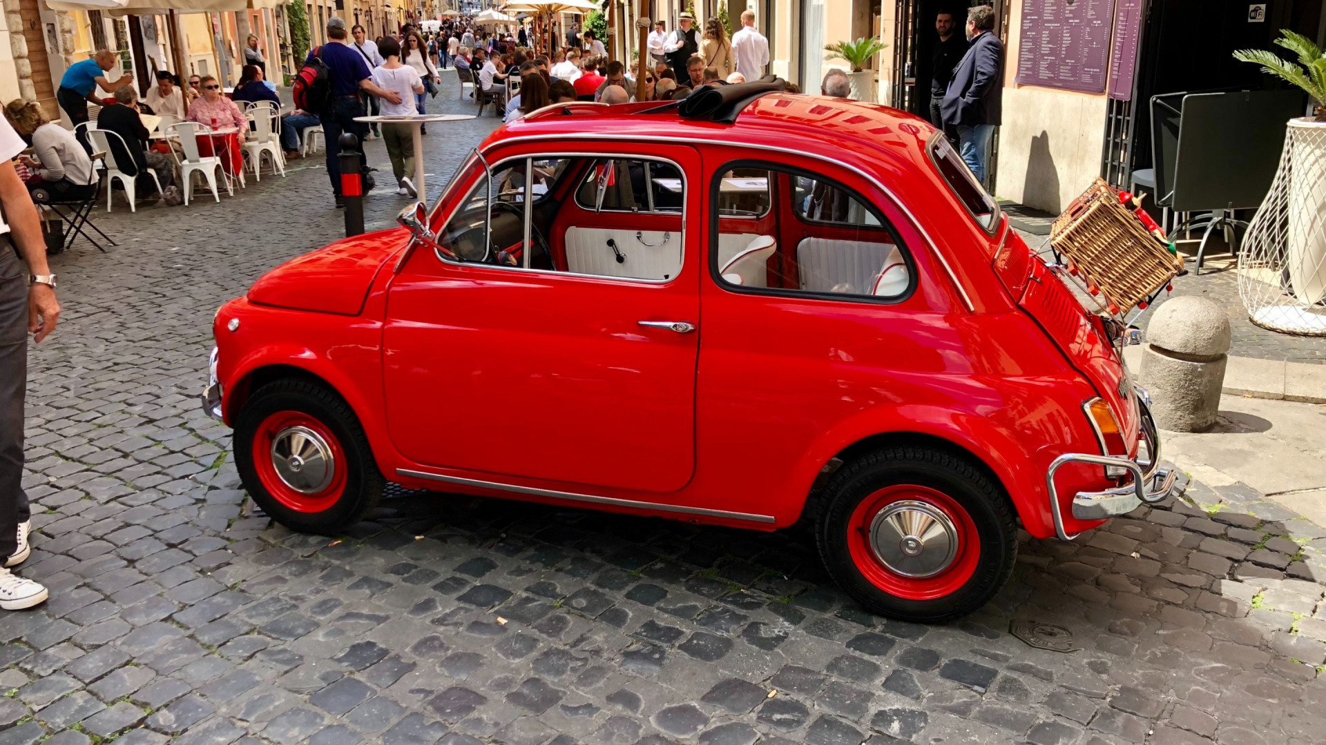 Emilia-Romagna - Modena - Ferrari - Rood